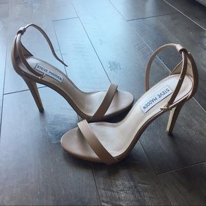Steve Madden Stecy Heeled Sandal in Natural Smooth